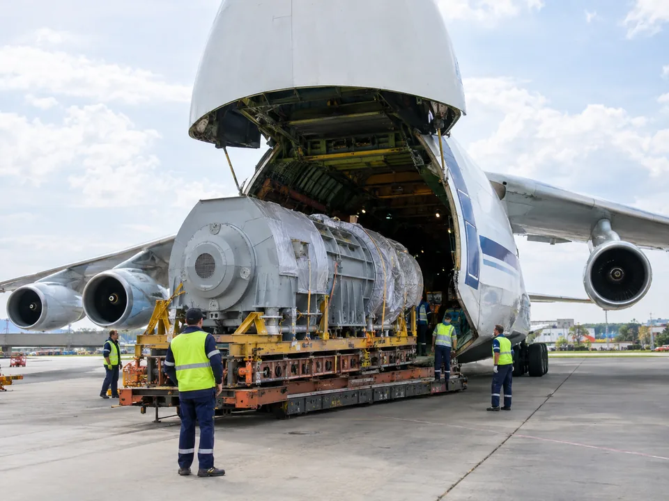Транспортирование негабаритного груза на самолете АН-225 «Мрия»